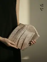 ユニークなデザインのアンティークスタイル花瓶【和風・栗石調・小物家具】