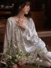 高級感あるシルク風中華風パジャマ【長袖・春秋用・ロマンティックデザイン】