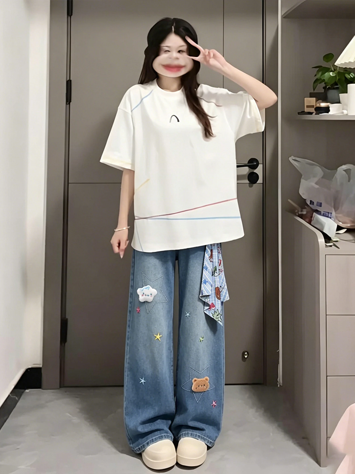 刺繍付きデニムパンツは、本当に「着るだけで気分が上がる」の？