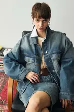 復古風 ゆったりデニムジャケットとミニスカートのコーディネート（セットアップ対応）