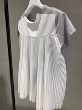 FOG SACAI レディース 半袖Tシャツ【無地・ゆったりフィット・バックプリーツデザイン】