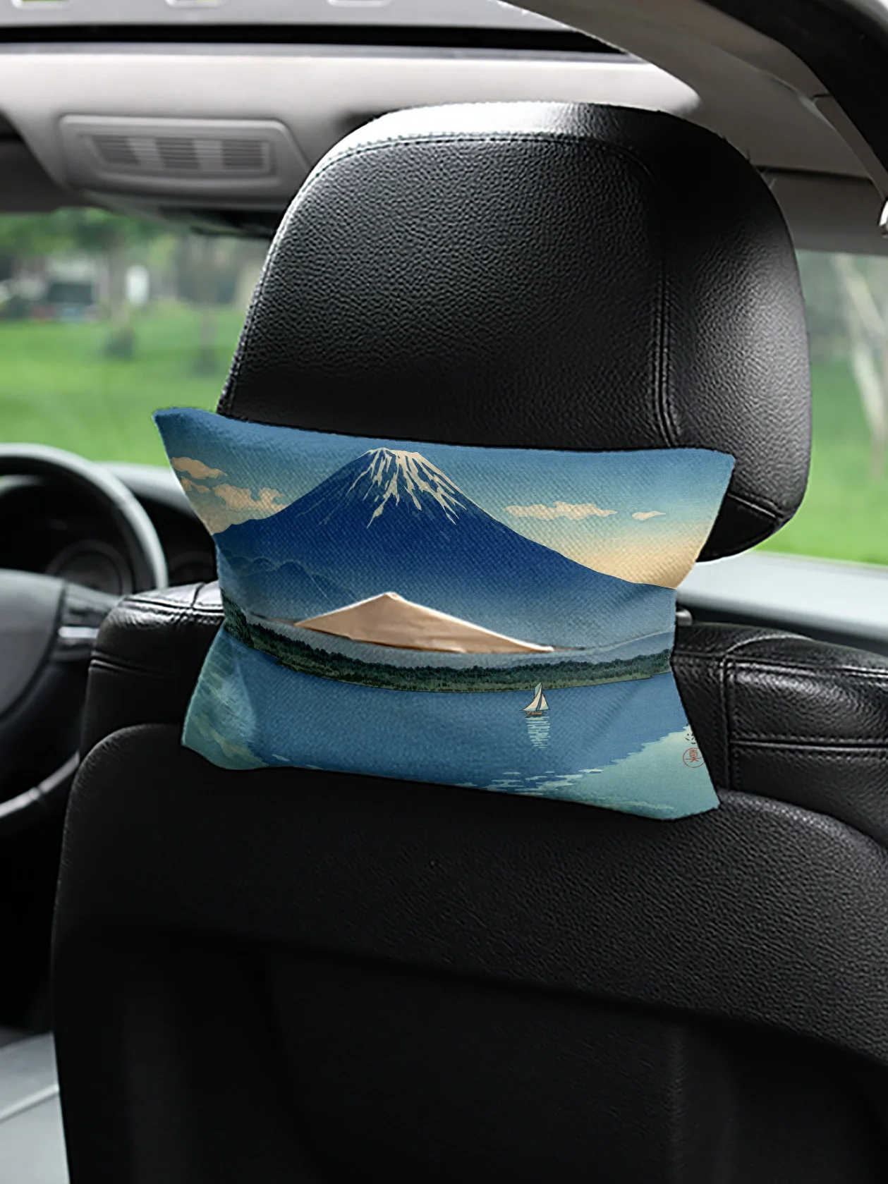 浮世絵デザインの車用ティッシュケース：統一デザインで空間を節約する実用性の検証