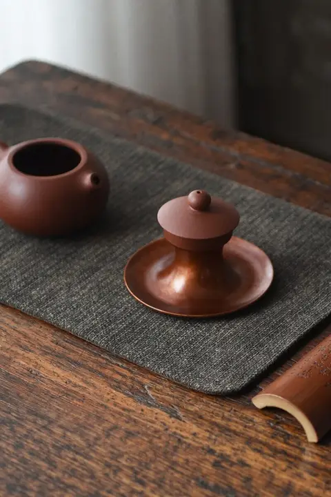 星月模様の銅製ティーポットの蓋スタンド【茶道用・高級感ある銅器】