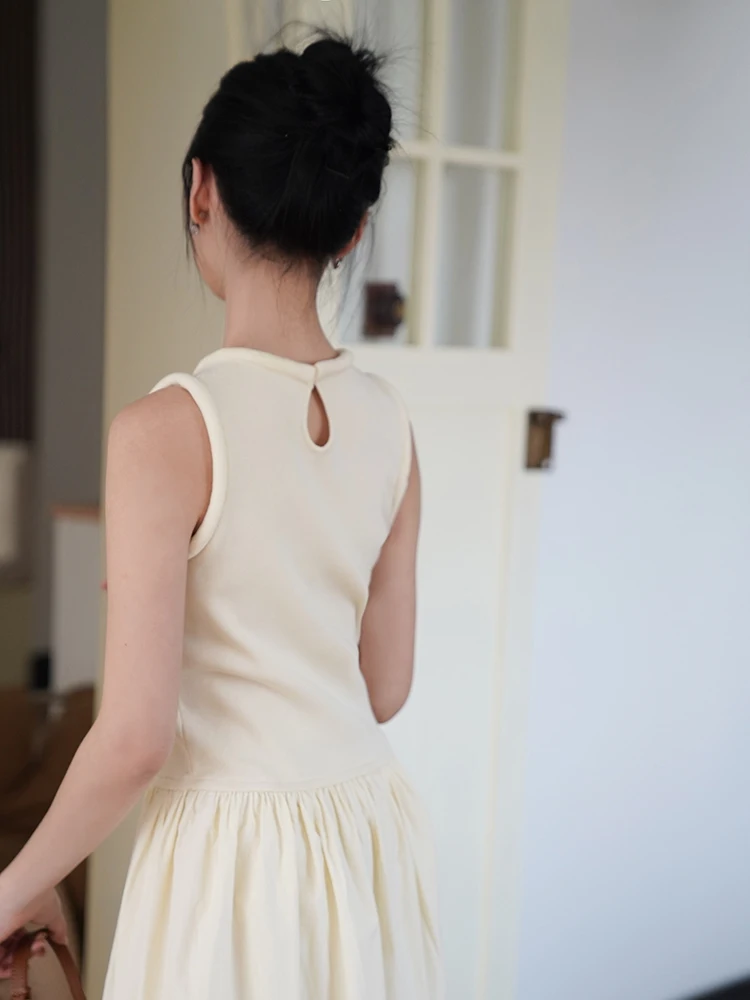 大人可愛いの本質とは？フレアデザインとスフレ素材が伝える自然なスタイル