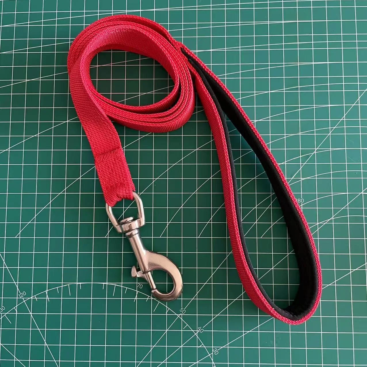 犬のお散歩グッズをコスパ良く揃える方法｜2.0ワイド無粒フックトラクションリードの徹底解説