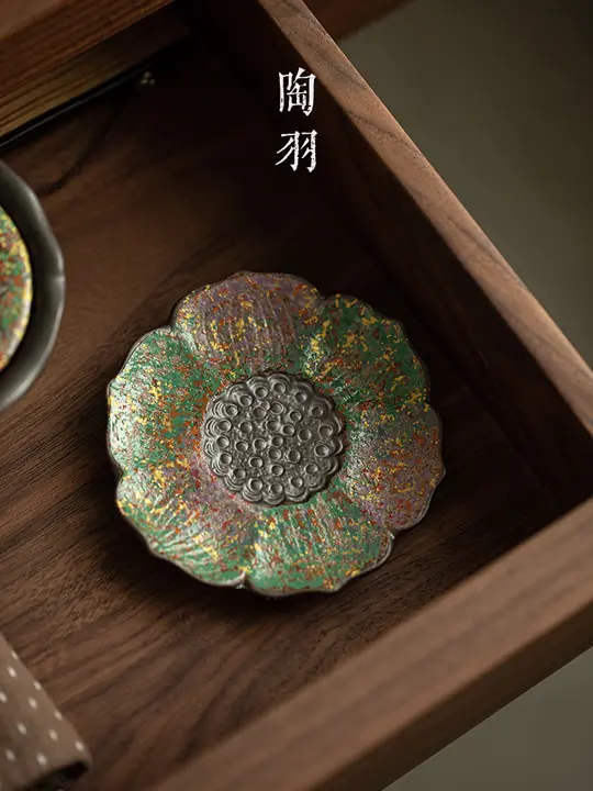 蓮の花型陶器の茶托【防熱・家庭用・茶具アクセサリー】