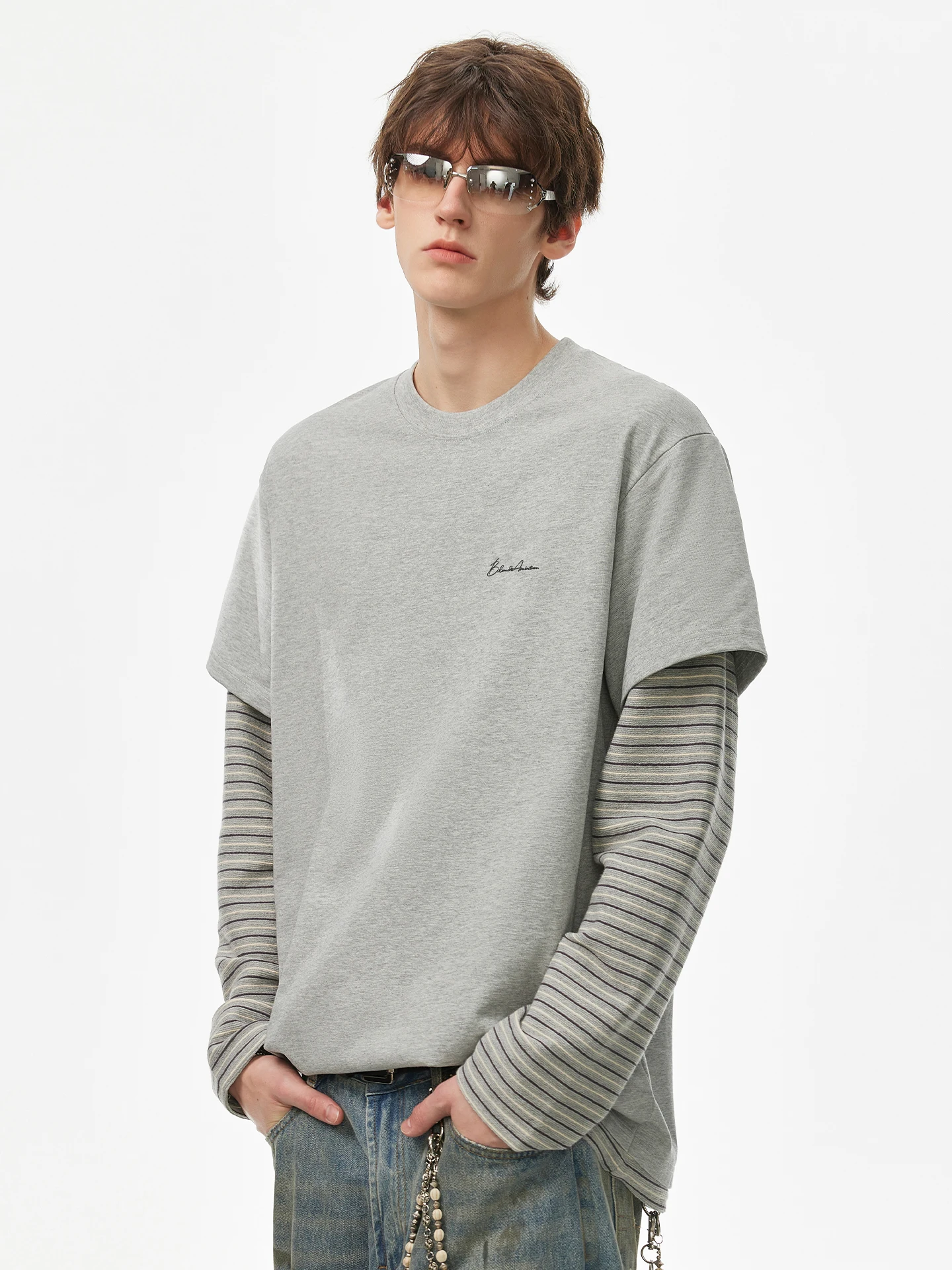 Tシャツ ロンティー 重ね着：ストライプ柄長袖Tシャツの実用性と着用ガイド