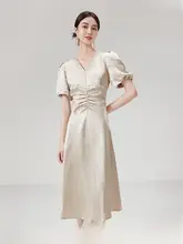 フレンチスタイルの優雅なVネックバブルスリーブドレス【醸酸サテン・フィット感】