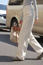 ホワイトデニムパンツ【レディース・ゆったりストレート・フィット・秋用】