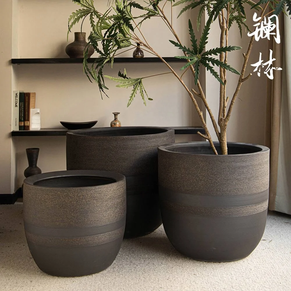 現代的な陶器製大花盆：ほったらかしで毎年咲く花を育てるための高級デザインプランター