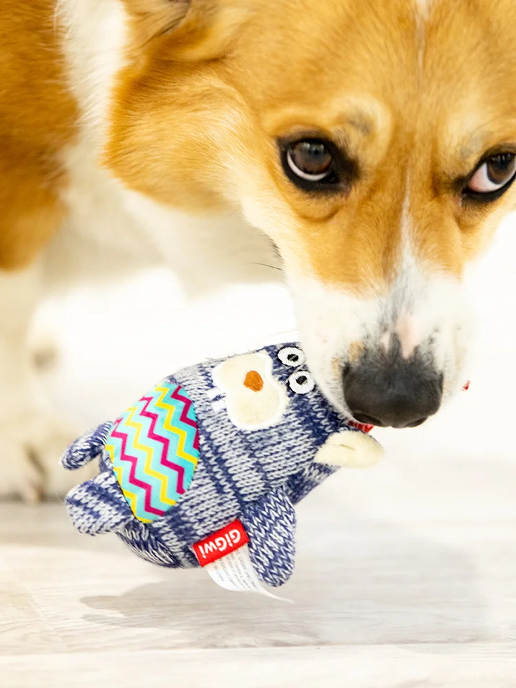 9ヶ月の犬にぴったりなおもちゃは、発声機能付きの毛羽立ちデザインがベスト？