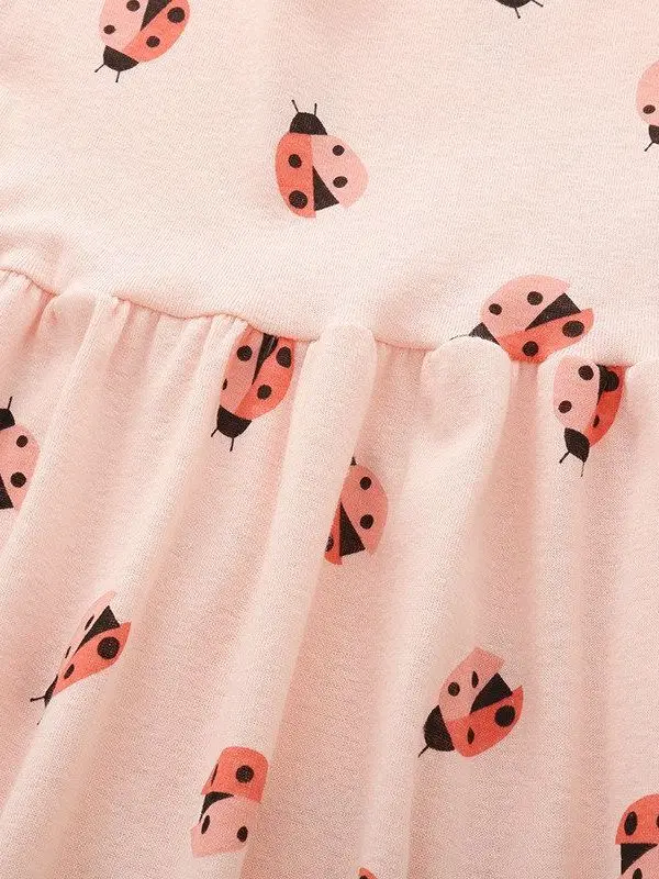 タートルネックTシャツをワンピースにリメイクする方法とおすすめブランドの比較