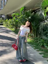 高級感のあるバタフライカットデニムパンツ【女性用・ハイウエスト・ワイドレッグ・スタイル】