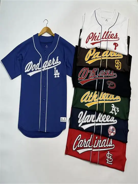 アメリカンスタイル スタジャン カーディガン 刺繍チームロゴ ラグランスリーブ