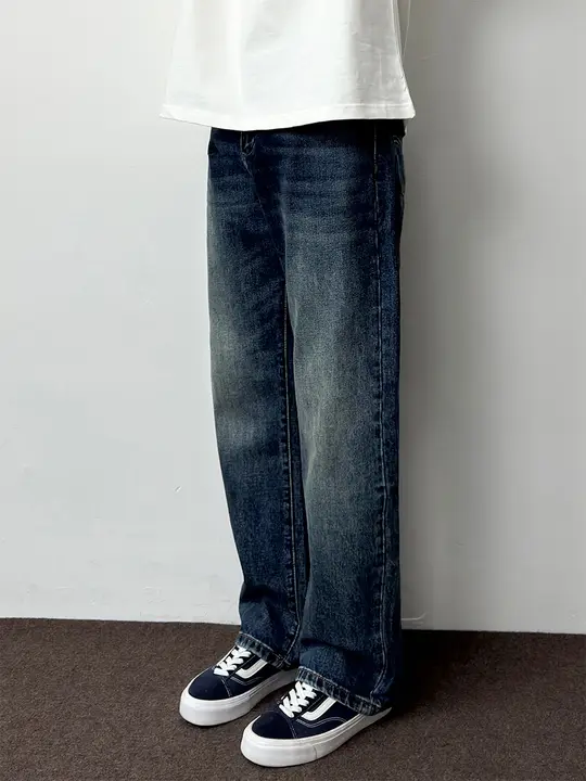 深いブルーのリラクシングデニムパンツ【春秋用・ストレート・ゆったり体型カバー】