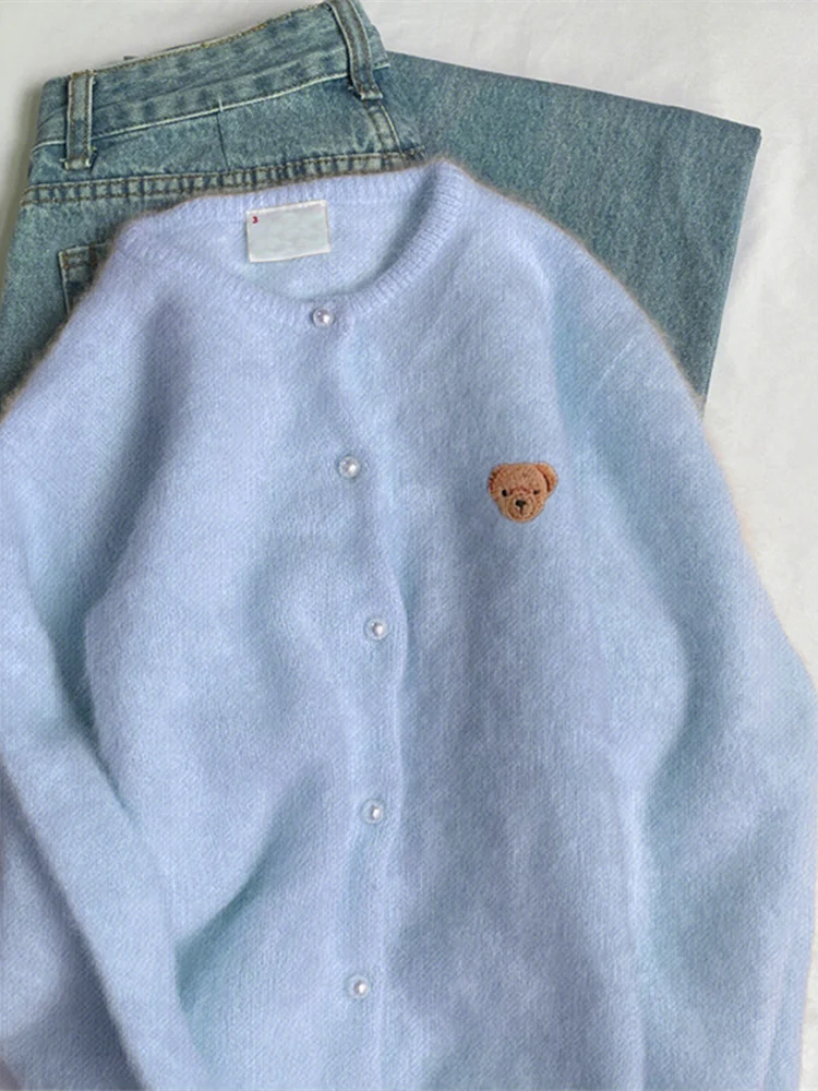 可愛いクマ刺繍のマハ毛ニットカーディガン：通勤風の柔らかさと実用性を実証