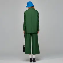 オリジナルデザインの女性用上着【スタイリッシュ・スリムフィット・秋用】（セットアップ対応）