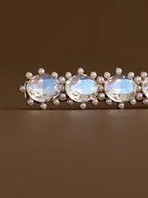 清透感溢れるフレンチスタイルのパール付きヘアクリップ【女性用・サイドクリップ・デザイン】