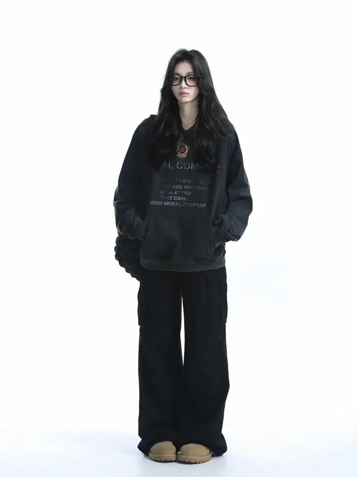 オーバーサイズ フード付き ストリートスタイル ブラックパーカー【洗いざらし・女性用・ゆったりシルエット】