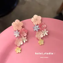 夏のカジュアルフラワーピアス【女性用・甘さあふれるデザイン・耳クリップ付き】