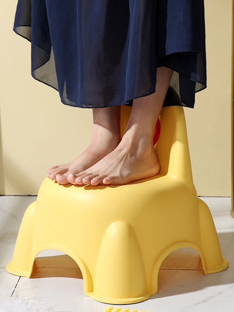 キッズチェア おすすめの種類と実際の使用シーンを解説