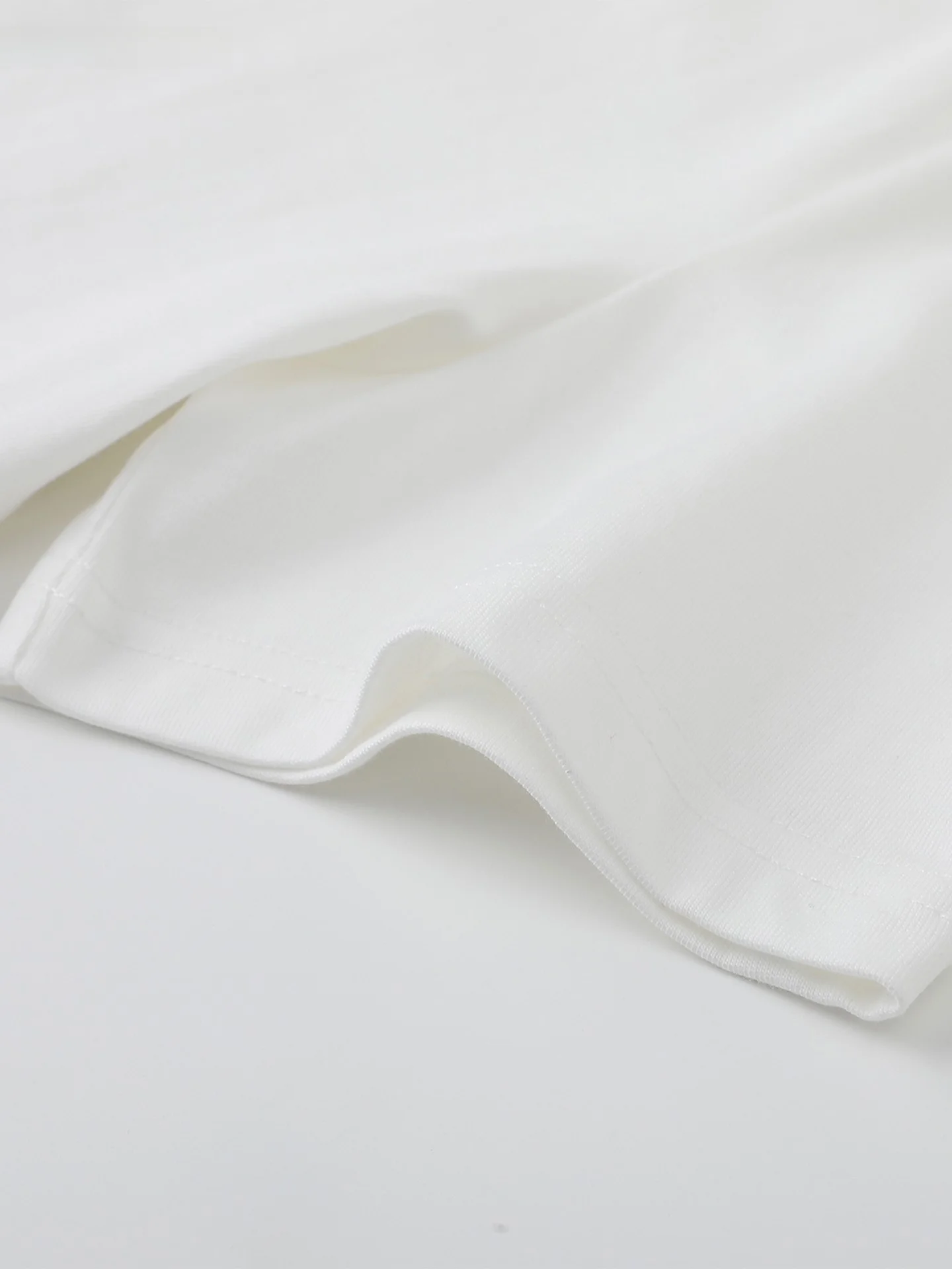 Tシャツワンピースは本当に夏の必需品？その選び方と着こなしのコツとは？