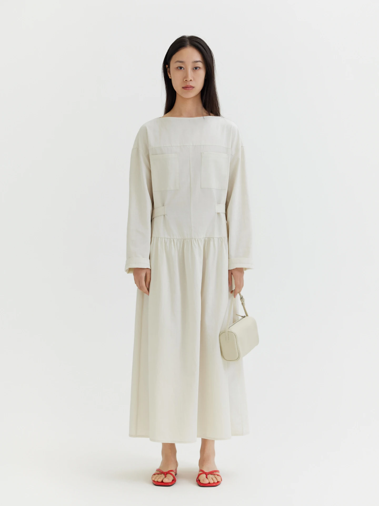 100センチ服とは？ウエストベルト付きレンガデザインワンピースの実際のサイズと使い方