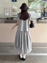 花柄グレーの重工デザイン フレンチ風レディースTシャツとスカート【フリル付き・春用】（セットアップ対応）