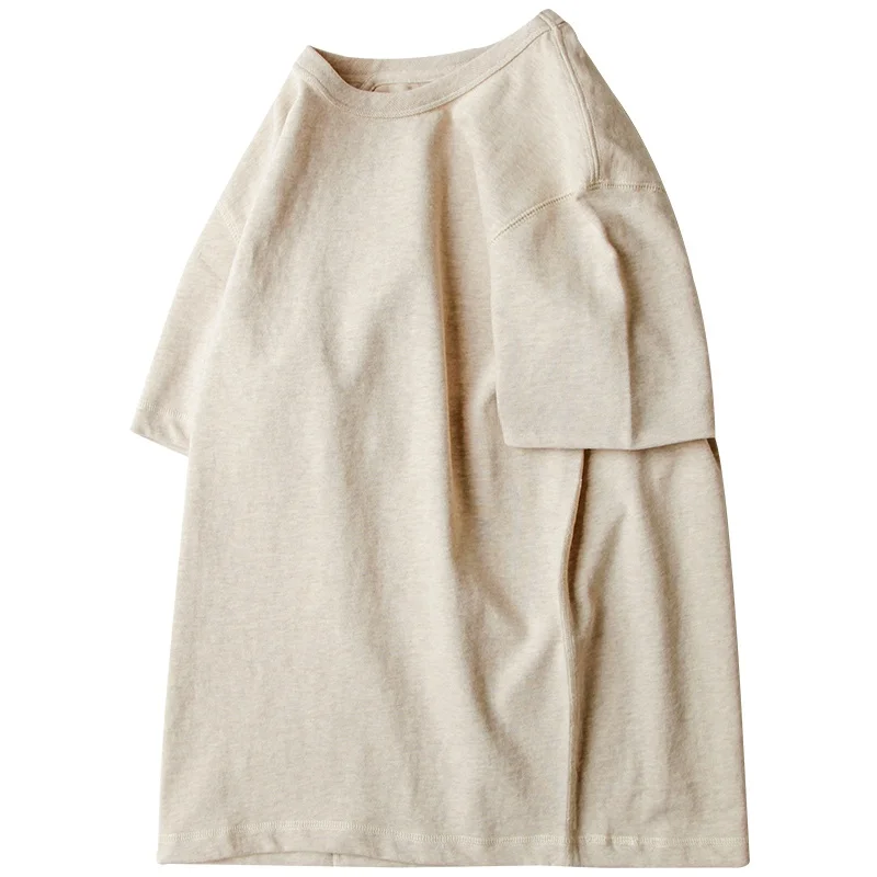 クリームベージュのラウンドネック半袖Tシャツ：サンドベージュ色のシックな日常着用法と実際のトーン特性