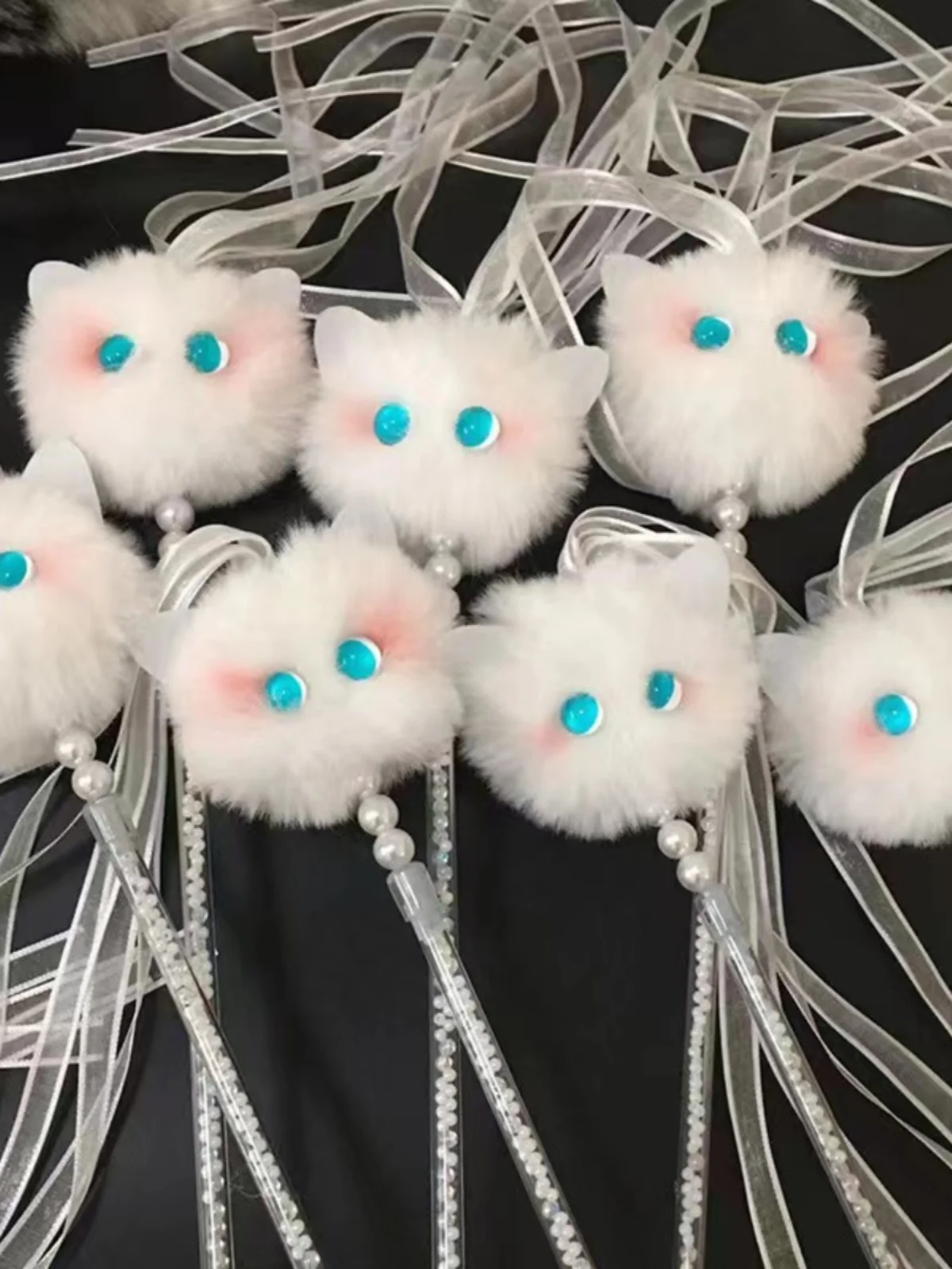 光るおもちゃとしての猫用ファー付きおもちゃ【鈴付き・インタラクティブ・フェリススタイル】の実用性とシーン別評価