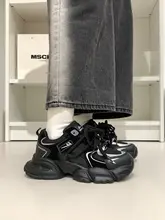 黒のスポーツシューズ【レディース・冬用・通気性・厚底・ダッドシューズ】