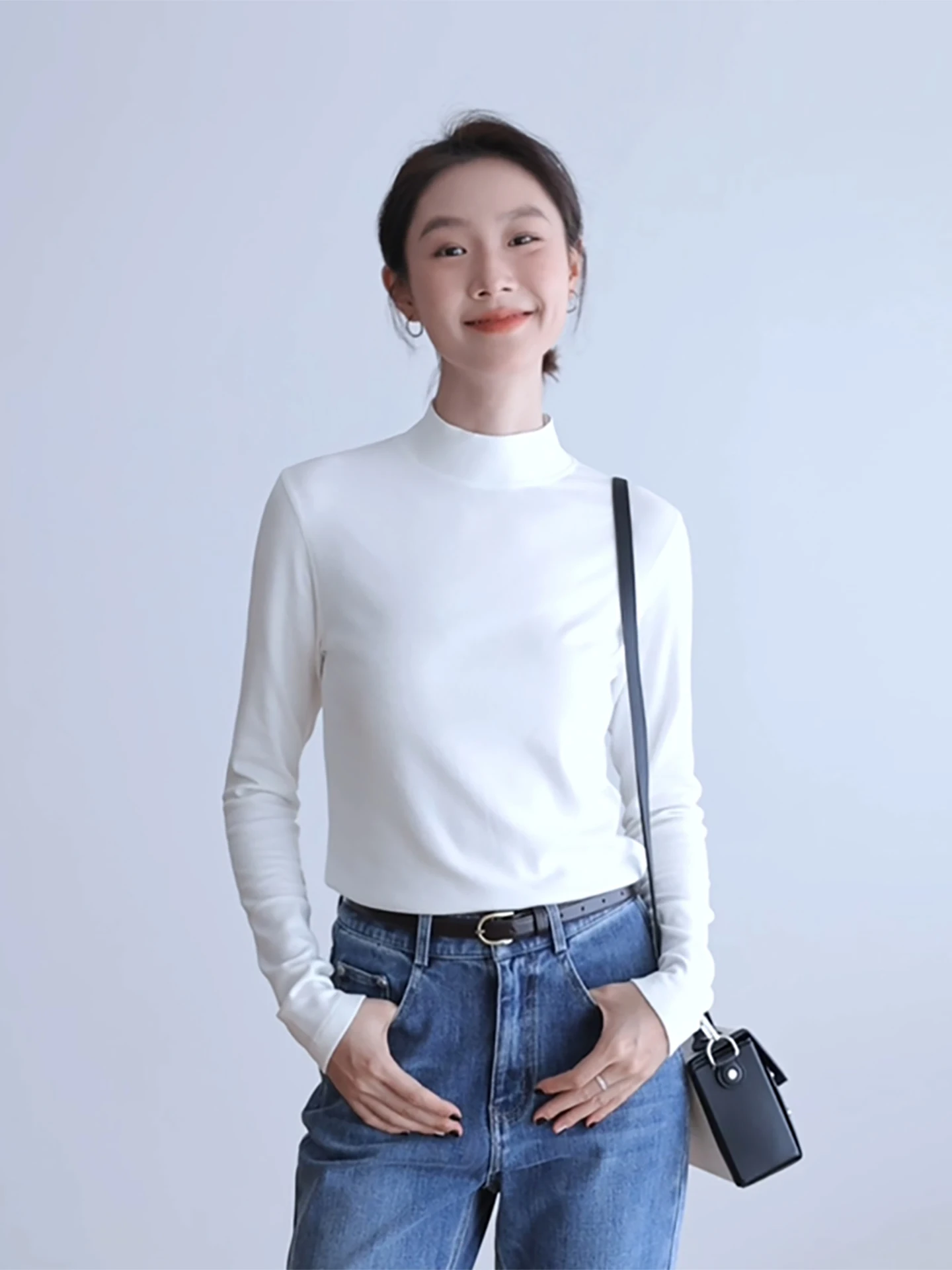 大人可愛い服 40代コーデ｜Vネックニットベストの着こなし術と色選びの秘密