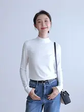柔らかい白鹅绒素材のレディース長袖ニットトップス【秋冬用・ハイネック・発熱インナー】