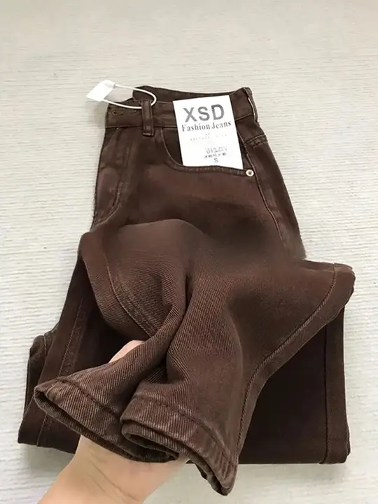 カジュアルなコーヒー色のゆったりストレートデニムパンツ【高腰・女性用・秋季】