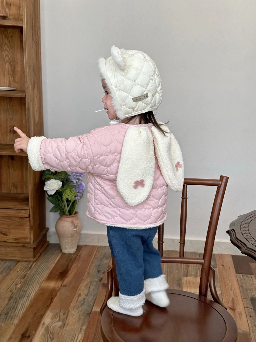 女の子用フワフワウサギデザイン冬用コットンアウター：かわいい冬服の実用性と性能解析