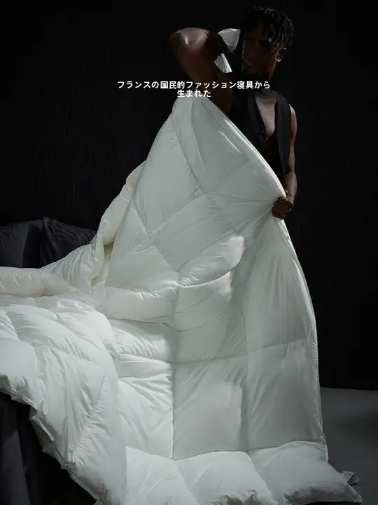 極上の柔らかさのダブル用ふわふわ保温掛け布団【春秋用・エコダウン風】