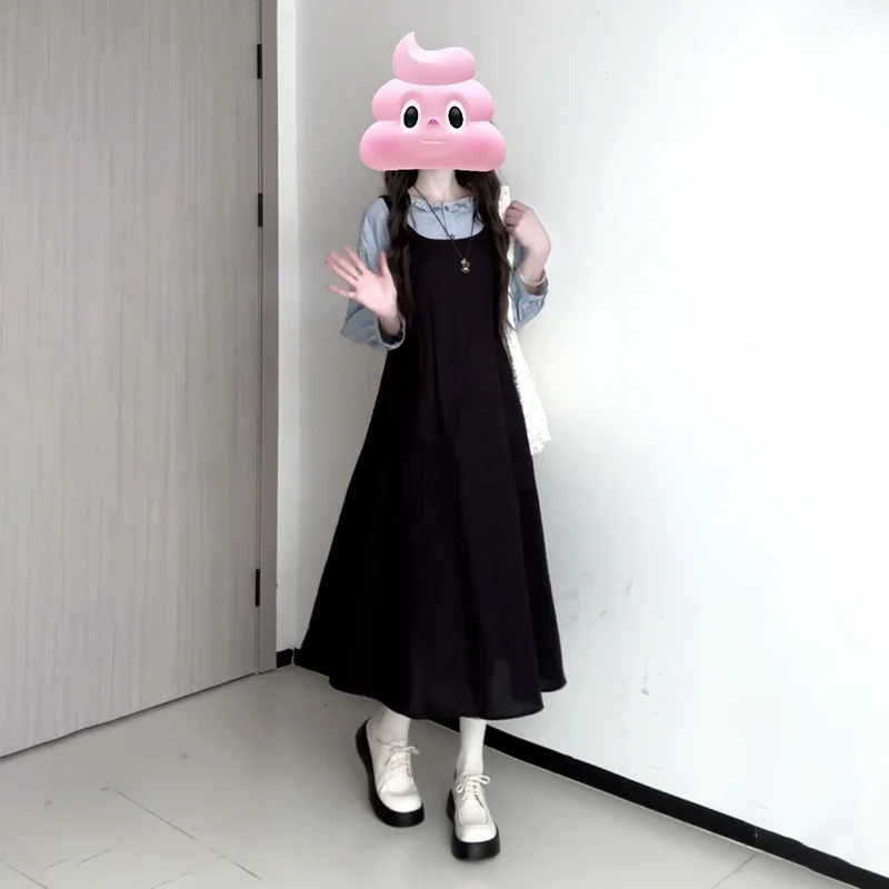 春の日常に合う服は、本当にシンプルな黒のワンピースから始まる？