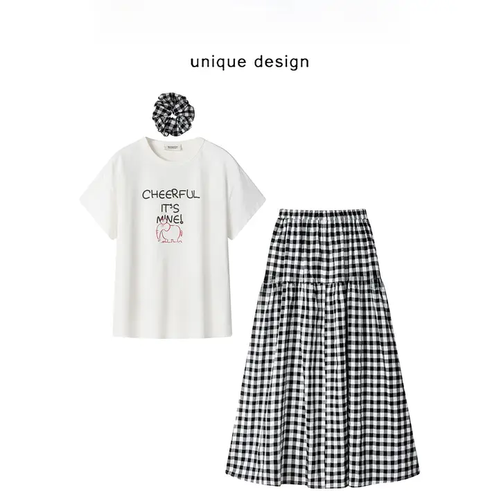 印花Tシャツ【カジュアル・半袖・夏用】とチェック柄ハイウエストスカート【レトロスタイル】（セットアップ対応）