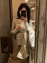 デザイン性のあるボタン付きヘンリーネック長袖Tシャツ【レトロカラーブロック・ストライプ・女性用】