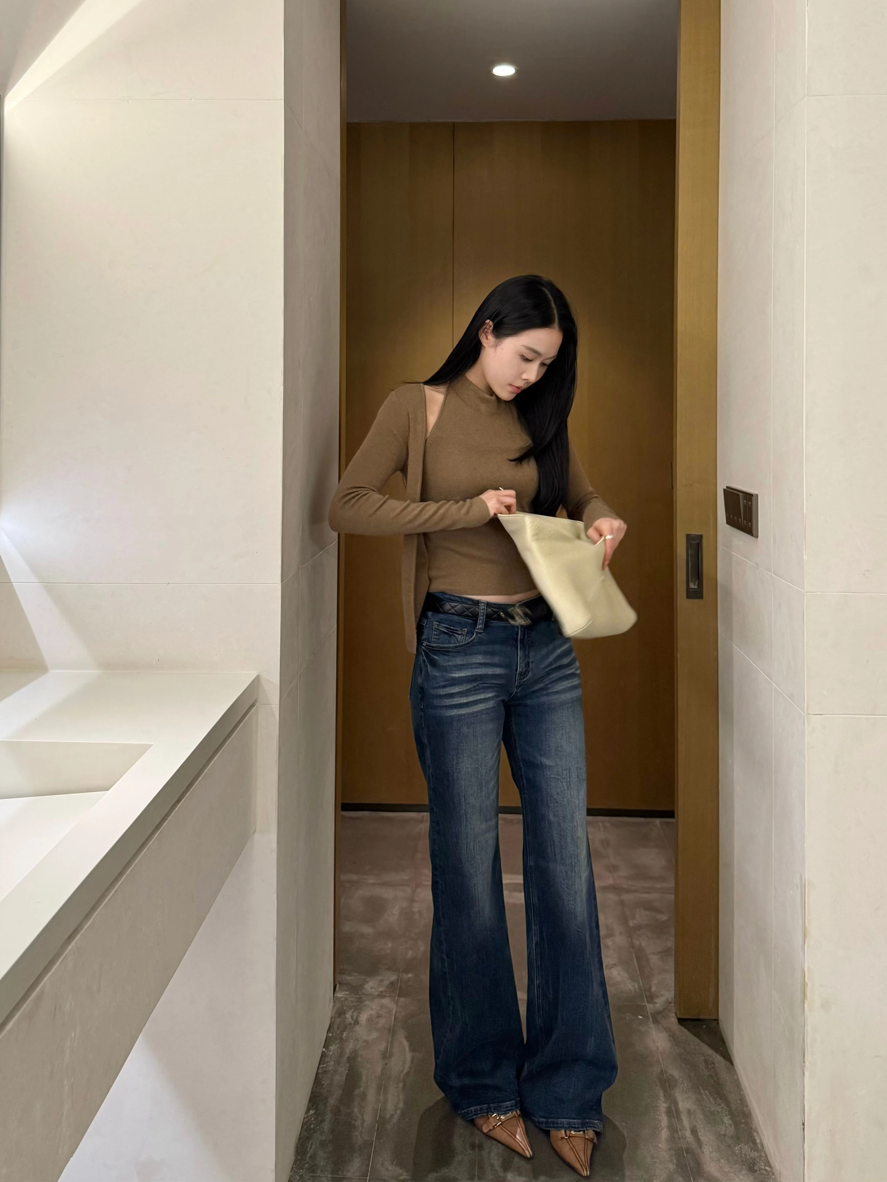 通勤の日常に欠かせないデニムパンツは、どう選ぶ？