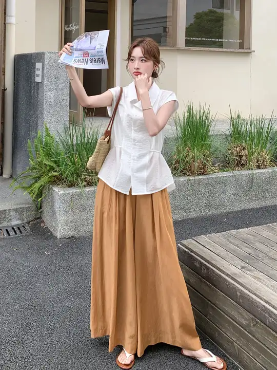 爽やかでスタイリッシュな白いシャツ【夏用・軽やかなオレンジのワイドパンツ】（セットアップ対応）