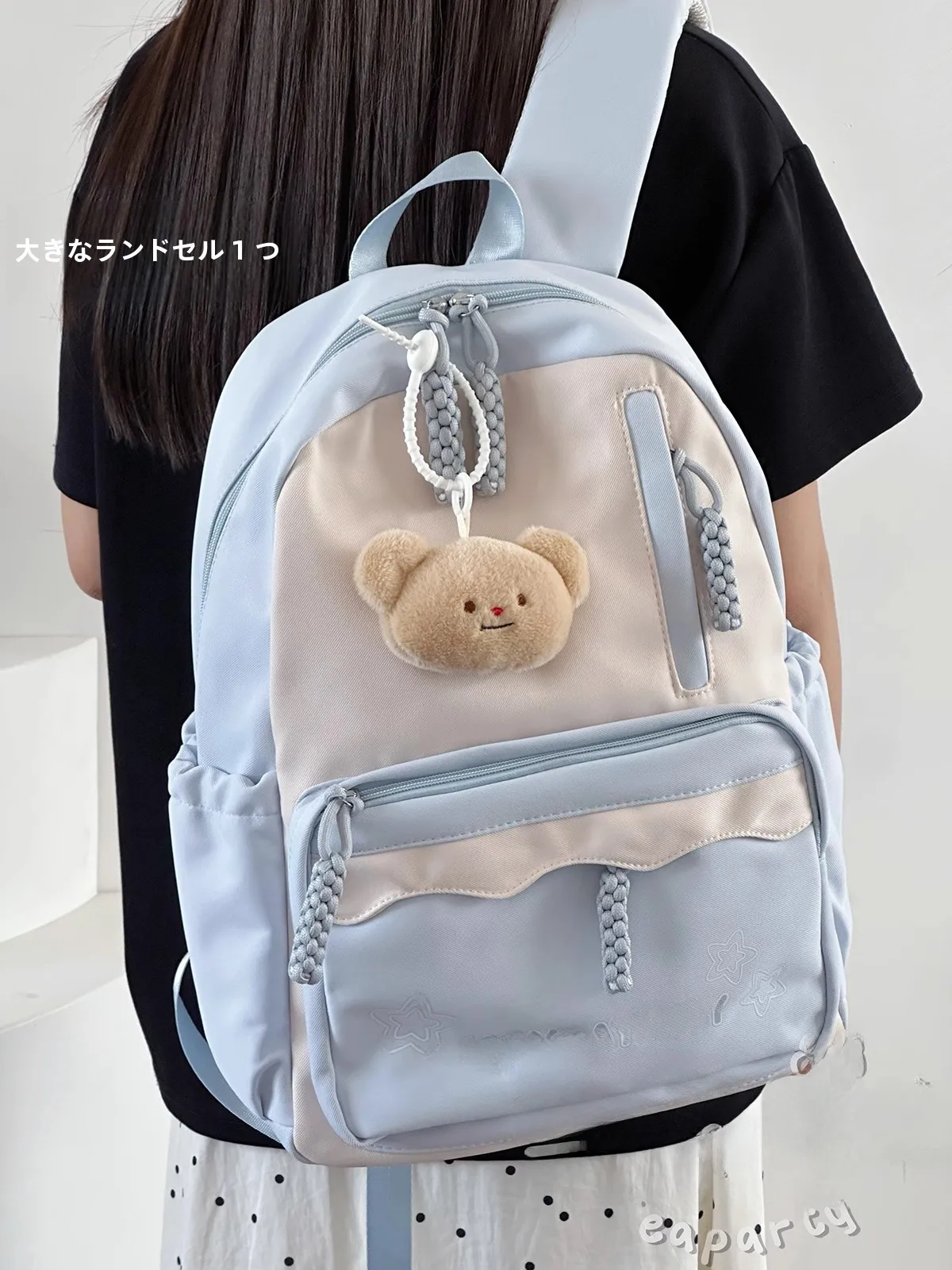 旅行用のリュックとしての小型軽量リュック：茶話会のカジュアルデザインモデル