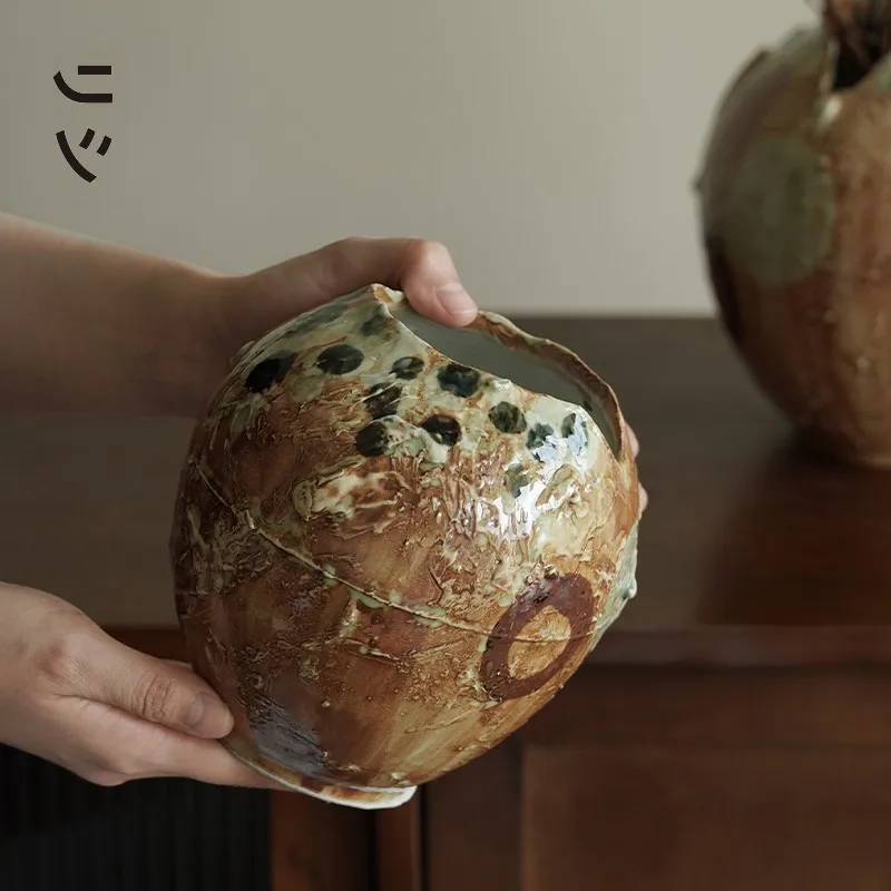 TAOで揃えるミニマリスト部屋づくりアイテム｜花器選びの完全ガイド