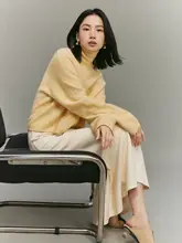 ヴィンテージ映画風 アルパカウール混合カラー配色ケーブル編みハイネックニット