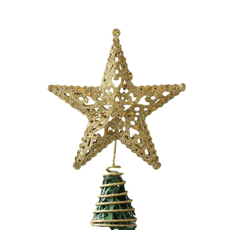 クリスマスツリーに差し込む、1つの「トップ飾り」で変わる雰囲気は？