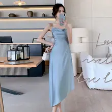 高級感あるブルーサテンキャミソールワンピース【不規則なバックデザイン・リゾートスタイル】