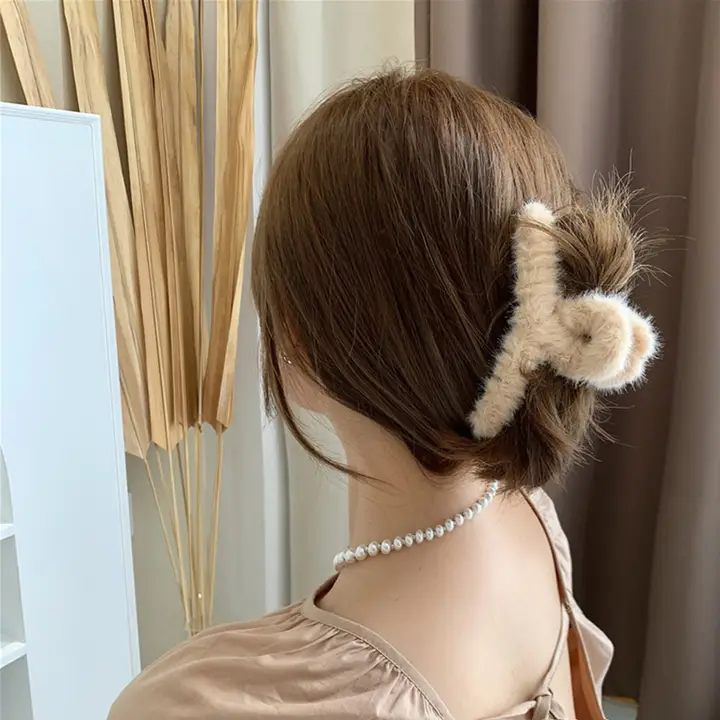 秋冬用 大きいサイズの毛皮風ヘアクリップ【後頭部用・シャーククリップ・極上の柔らかさ】