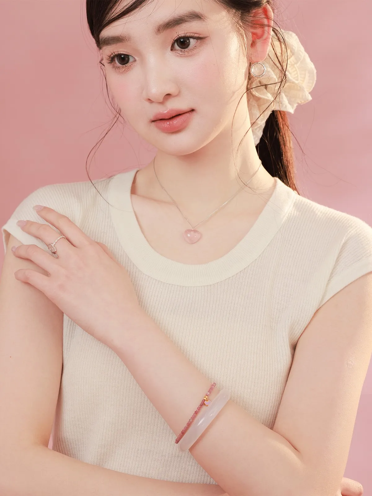 誕生石ネックレスを選ぶときに迷う？春の風を感じるピンク水晶と瑪瑙のネックレスが解決する理由