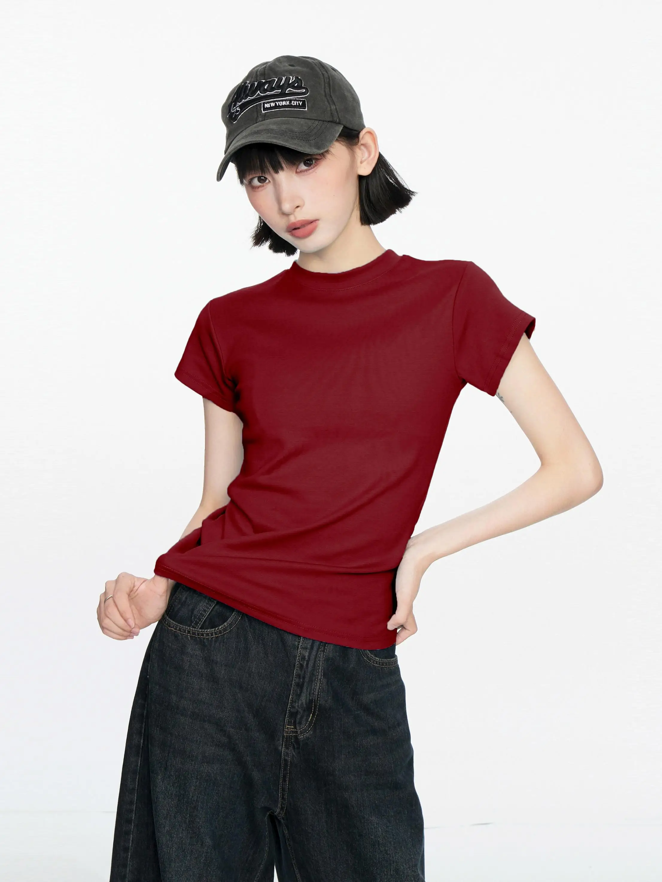 バーガンディTシャツを買うなら、本当に価値あるのはどこ？