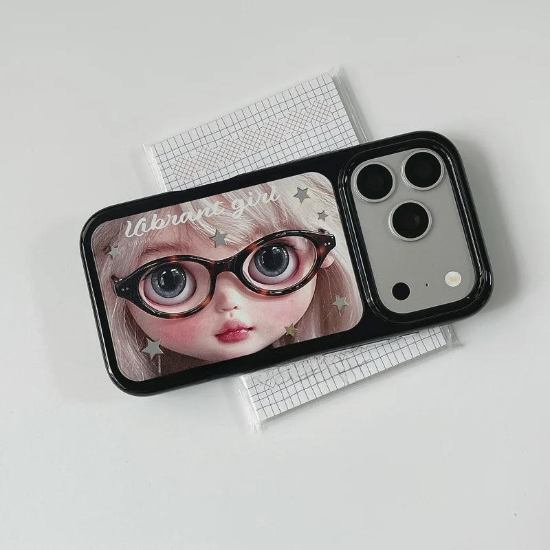 可愛いデザインのアンティーク人形風iPhoneケース：おもしろネタとデザインの実用性を徹底分析